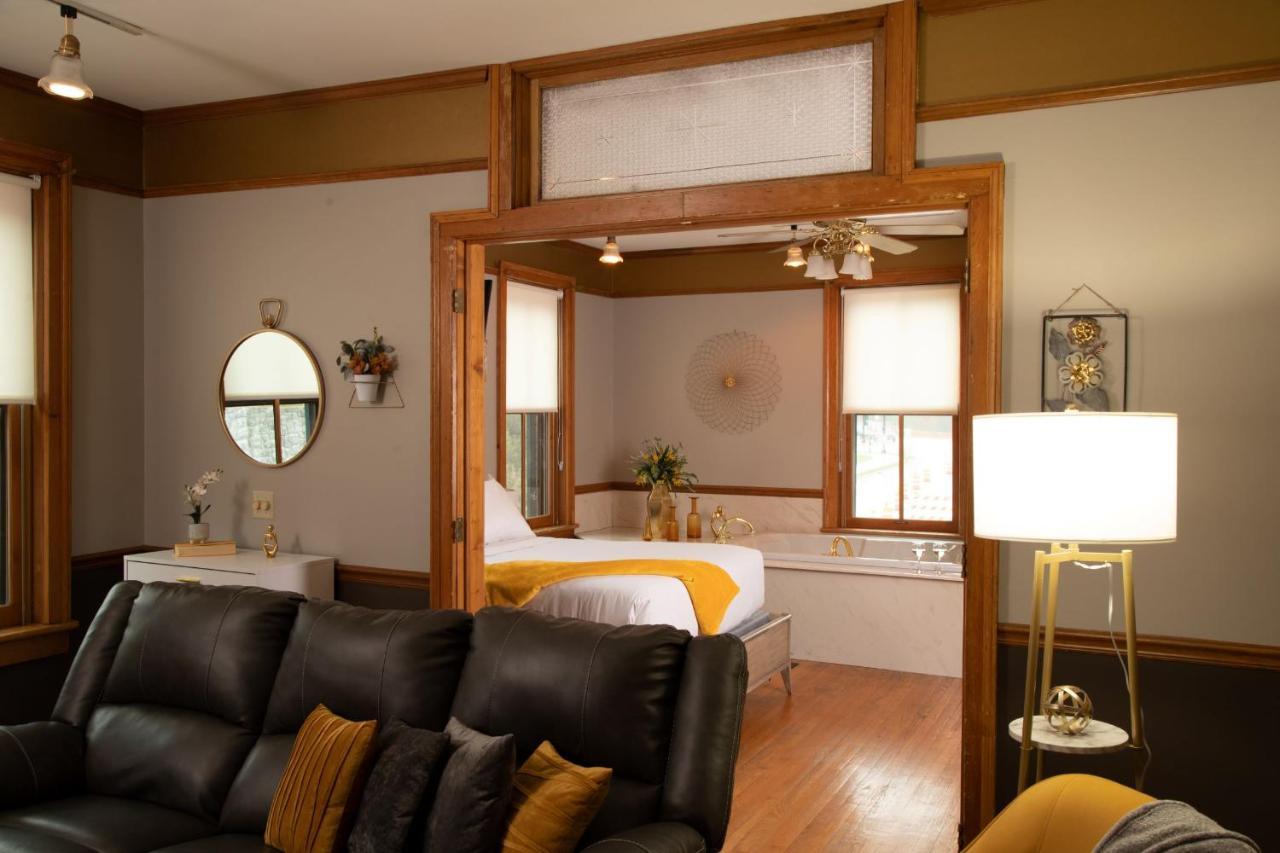Riverboat Suites ガリーナ エクステリア 写真